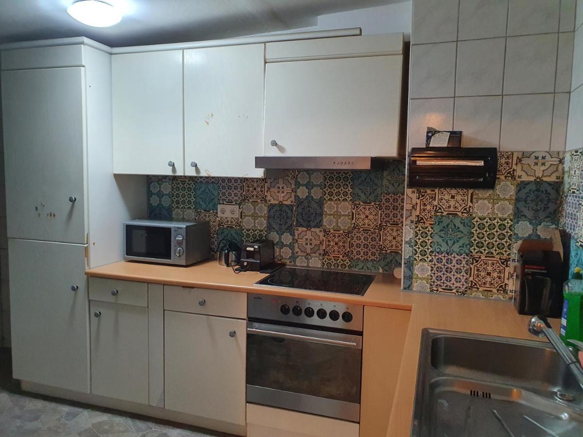Halle  Simostay المظهر الخارجي الصورة